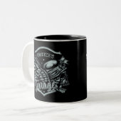 Individuelle Name Biker Skull Wings Motorradgarage Zweifarbige Tasse (Vorderseite Links)