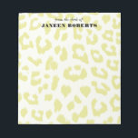Individuelle Name Blass Green Leopard Print Notizblock<br><div class="desc">Ein großflächiges Muster von Leopardruckpunkten erhält eine moderne Drehung in weichem Frühlingszitron grün. Personalisieren Sie den individuelle Name-Text und machen Sie ein persönliches Geschenk für sich oder jemanden,  der Sie Liebe.</div>