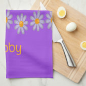 Individuelle Name blauer Blumen auf lila Geschirrtuch (Viertel Falte)