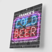 Individuelle Name Cold Beer Bar Neon Man Höhle Quadratische Wanduhr (Winkel)