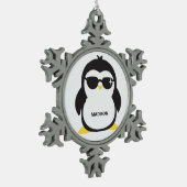 Individuelle Name cool Pinguin Schneeflocken Zinn-Ornament (Links)