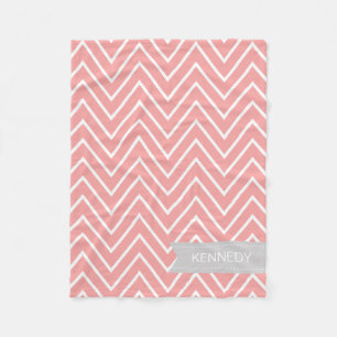Individuelle Name Coral Grau Zickzack Muster Fleecedecke