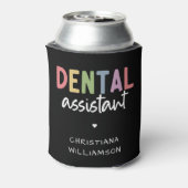 Individuelle Name Dental Assistant Geschenk Dosenkühler (Kanne Rückseite)
