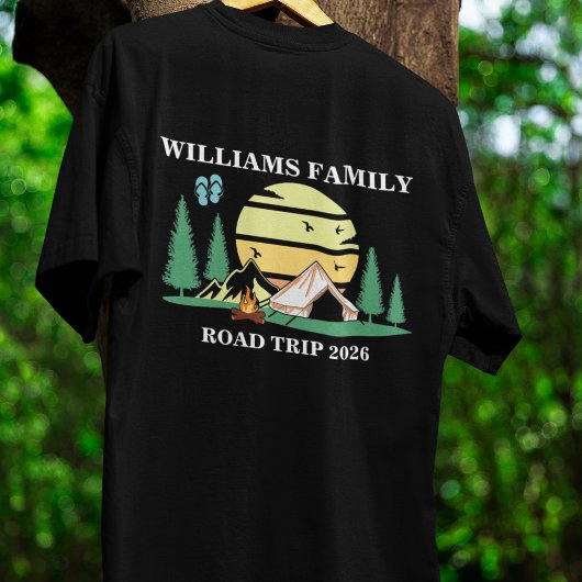 individuelle Name Familienurlaub Berg Road Trip T-Shirt