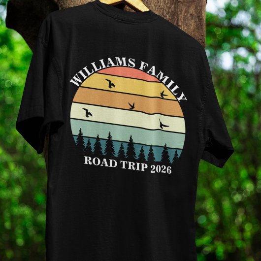 individuelle Name Familienurlaub Berg Road Trip T-Shirt