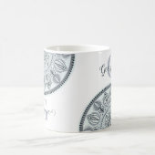 Individuelle Name Floral Harmony Gray Monotone Man Kaffeetasse (Mittel)