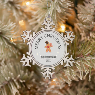 Individuelle Name Frohe Weihnachtsgingerbäckerin M Schneeflocken Zinn-Ornament