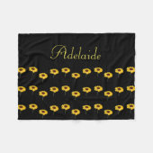 Individuelle Name Gelbe Sonnenblumen auf schwarz Fleecedecke (Vorderseite (Horizontal))