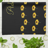 Individuelle Name Gelbe Sonnenblumen auf schwarz Geschirrtuch (Gefaltet)