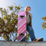 Individuelle Name Girly Pink Lila Streifen Skateboard<br><div class="desc">Individuelle Name Girly Pink Lila Stripes Skateboard bietet Ihren personalisierten Namen in der modernen weißen Typografie auf rosa und lila Streifen. Personalisieren Sie diese, indem Sie den Text in dem dafür vorgesehenen Textfeld bearbeiten. Gönnen Sie Ihrem Lieblingskateboarder zu Weihnachten, Geburtstag oder Ihrer BESTE FREUNDIN ein personalisiertes Geschenk. Entworfen von ©Evco...</div>