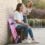 Individuelle Name Girly Pink Lila Streifen Skateboard<br><div class="desc">Individuelle Name Girly Pink Lila Stripes Skateboard bietet Ihren personalisierten Namen in der modernen weißen Typografie auf rosa und lila Streifen. Personalisieren Sie diese, indem Sie den Text in dem dafür vorgesehenen Textfeld bearbeiten. Gönnen Sie Ihrem Lieblingskateboarder zu Weihnachten, Geburtstag oder Ihrer BESTE FREUNDIN ein personalisiertes Geschenk. Entworfen von ©Evco...</div>