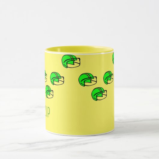 Individuelle Name-Grünfußballhelm gelb Tasse (Zentrum)