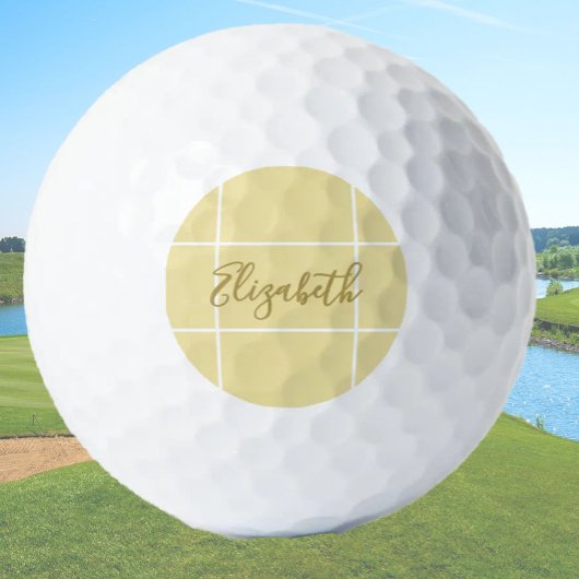 Individuelle Name in Gelbtönen Golfball
