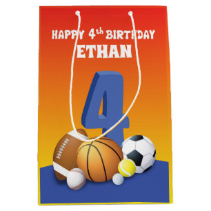 Individuelle Name Junge 4. Geburtstag Sportbälle Mittlere Geschenktüte