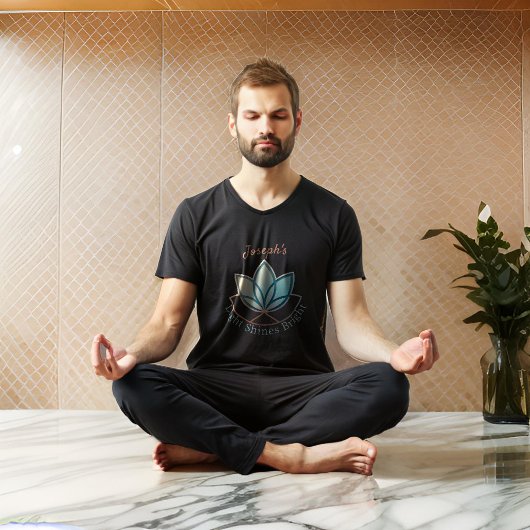 Individuelle Name Lotus T - Shirt - [NAME] Shines 