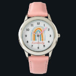 Individuelle Name-Mädchenuhr mit niedlich zeichnen Armbanduhr<br><div class="desc">Individuelle Name Mädchen Uhr mit niedlich zeichnend Regenbogen. Personalisierte Armbanduhren für Kinder. Einzigartige Geschenkidee für Mädchen. Erstelle eine für besondere Cousin, Enkelin, niedliche Freundin, Kind, Enkel, kleine oder große Schwester, etc. Fun Design mit Zahlen und elegante Typografie Vorlage. Auch als Weihnachtsgeschenk für den Urlaub. Umfasst gürtelrosa oder lila Farbband. Fügen...</div>