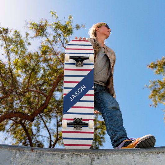 Individuelle Name Minimalistisch Rot und Blau Stre Skateboard (Außenbereich 1)