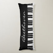 individuelle Name mit den schwarz-weißen Klaviersc Seitenschläferkissen (Rückseite (Vertikal))
