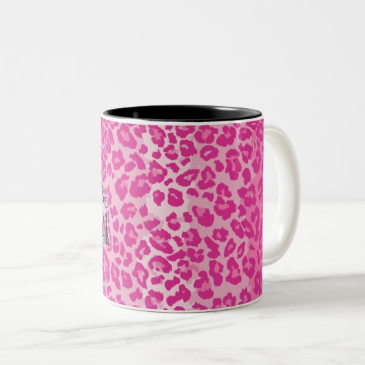 Individuelle Name mit rosa Leopard und Monogramm Zweifarbige Tasse (VorderseiteRechts)