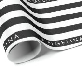 Individuelle Name mit schwarzem und weißem Streife Geschenkpapier (Rolleneckpunkt)