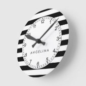 Individuelle Name mit schwarzem und weißem Streife Runde Wanduhr (Winkel)