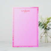Individuelle Name Monogram Pink Textur Border Briefpapier (Stehend Vorderseite)