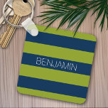 Individuelle Name Navy Blue und Lime Green Rugby S Schlüsselanhänger<br><div class="desc">Dunkle Blues und ein lebendiges Pistaziengrün - Ein männliches Muster für die Typ und Jungen in Ihrer Familie. Ein kühnes und modernes Design mit einem Bereich für maßgeschneiderten Text. Wenn Sie das Kunstwerk anpassen oder den Schriftart ändern möchten, können Sie auf den Bereich anpassen klicken. Dies führt Sie zum Design-Tool,...</div>