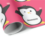 Individuelle Name niedlich Pinguin Geschenkpapier (Rolleneckpunkt)