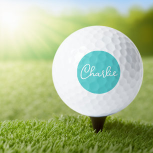 Individuelle Name oder Text auf aquarellblauem Hin Golfball