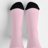 Individuelle Name Pale Blush Pink White Polka Dot Socken (Oben)
