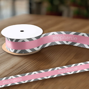Individuelle Name Pastel Pink und Gray Chevrons Satinband