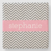 Individuelle Name Pastel Pink und Gray Chevrons Steinuntersetzer (Vorderseite)