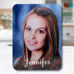 Individuelle Name Personalisiertes Foto Magnet<br><div class="desc">Laden Sie ein Foto hoch, fügen Sie einen Namen hinzu und erstellen Sie ganz einfach Ihren personalisierten Foto-Magneten. Klicken Sie auf AKTIVIEREN, um die Textfarbe oder Textgröße zu ändern. Sie können dieses Design auf anderen Zazzle-Produkten übertragen und an die meisten Zazzle-Produkte anpassen. Sie können auch auf die Schaltfläche CUSTOMIZE klicken,...</div>