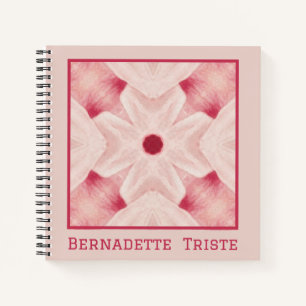 Individuelle Name Pink Moderne Blumenchic Hübsch G Notizblock