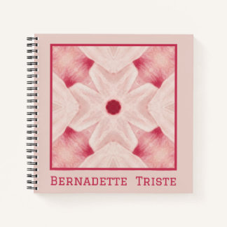 Individuelle Name Pink Moderne Blumenchic Hübsch G Notizblock
