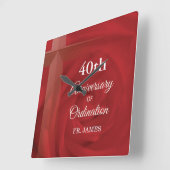 individuelle Name Priester Anniversary Ordination  Quadratische Wanduhr (Winkel)