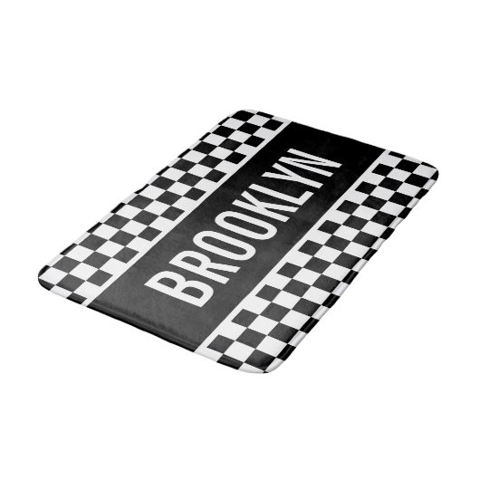 Individuelle Name Racing Checkerboard Muster Class Badematte (Schrägansicht)