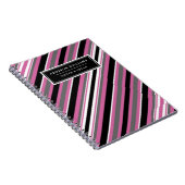 Individuelle Name Rosa Schwarz-weißes Streifenmust Notizblock (Rechte Seite)
