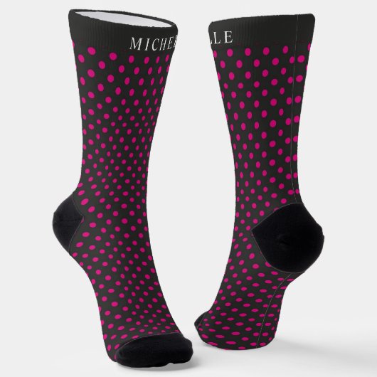 Individuelle Name Schwarzer Hintergrund Rosa Polka Socken (Gewinkelt)