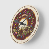 Individuelle Name Soft Chocolate Donut Rainbow Spr Runde Wanduhr (Winkel)