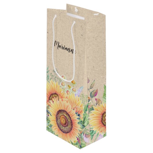 Individuelle Name| Sonnenblumen - Kraft - Papierwa Geschenktüte Für Weinflaschen (Vorderseite Schrägansicht)