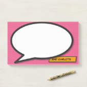 Individuelle Name Speech Bubble Fun Comic Rosa Post-it Klebezettel (Auf Schreibtisch)