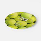 Individuelle Name & Text Tennis Balls Pappteller (Schrägansicht)