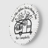 Individuelle Name Trailer Camping, Typografie Große Wanduhr (Winkel)