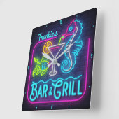 Individuelle Name Tropical Seepferd Beach Bar and  Quadratische Wanduhr (Winkel)