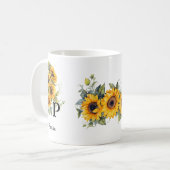 Individuelle Name und erste Sonnenblumen blühen ge Kaffeetasse (Vorderseite Links)
