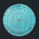Individuelle Name und Hochzeitstag Türkis Dartscheibe<br><div class="desc">Türkisfarbene Holzlatten Familienname Hochzeitdatum Dartboard.</div>