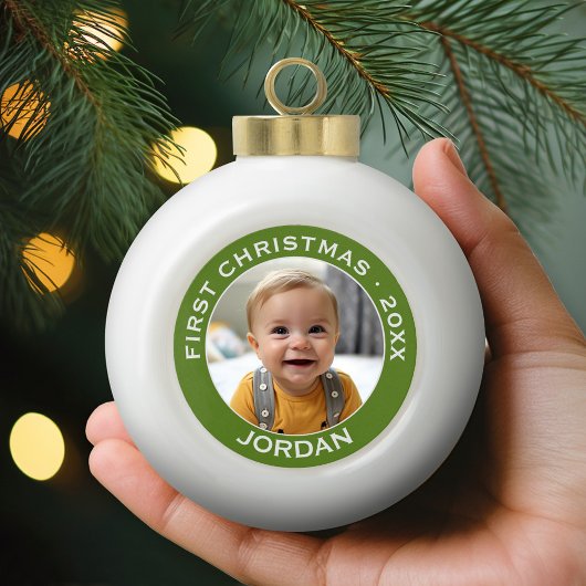 Individuelle Name und Jahr des ersten Weihnachtsju Keramik Kugel-Ornament