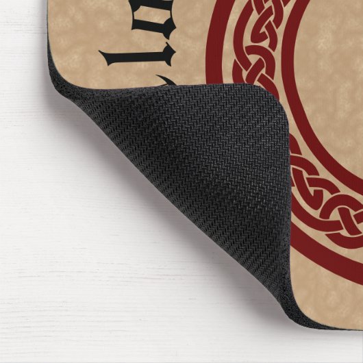 individuelle Name und Monogramm im keltischen Stil Mousepad (Ecke)