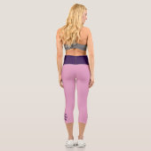 Individuelle Name - Violett Blume Doodle - Solid r Capri Leggings (Rückseite)